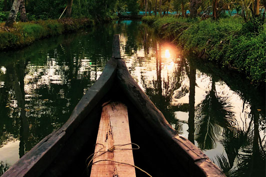 Alleppey - Venice of the East - backwaters -Tourist Destination in Kerala - Sothern India By and Driver
